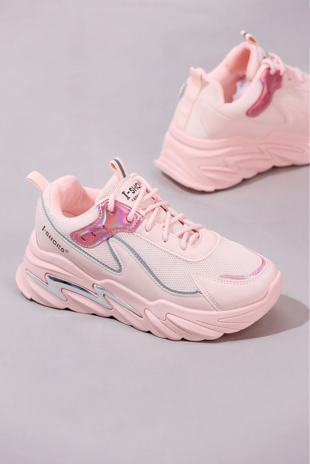 Buy WOMEN PRIMIUM PINK CHUNKY SNEAKER Online in Pakistan On Clicky